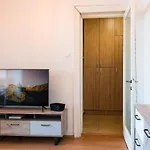 Ultra Central Modern Apartment Close To Old Town - University